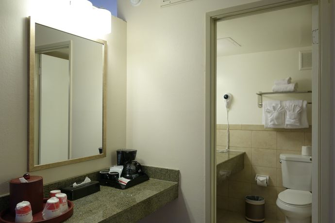 Imagen de la habitación del Hotel Ramada By Wyndham Sacramento. Foto 5