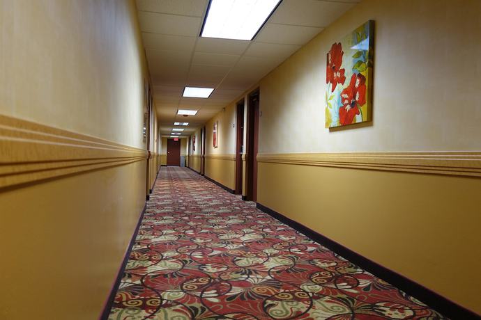 Imagen de los interiores del Hotel Ramada By Wyndham Sacramento. Foto 13