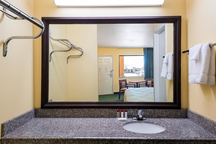 Imagen de la habitación del Hotel Ramada By Wyndham San Antonio Near Seaworld/lackland Afb. Foto 7