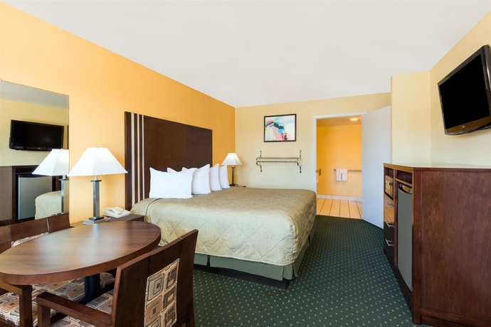 Imagen de la habitación del Hotel Ramada By Wyndham San Antonio Near Seaworld/lackland Afb. Foto 8