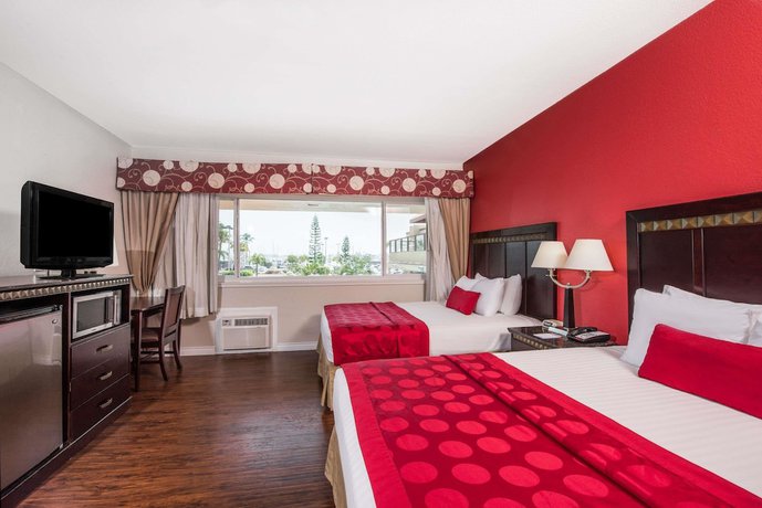 Imagen de la habitación del Hotel Ramada By Wyndham San Diego Airport. Foto 8