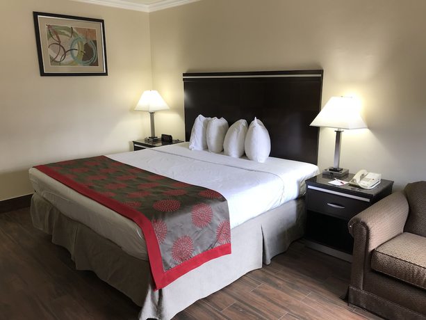 Imagen de la habitación del Hotel Ramada By Wyndham San Diego Poway Miramar. Foto 11