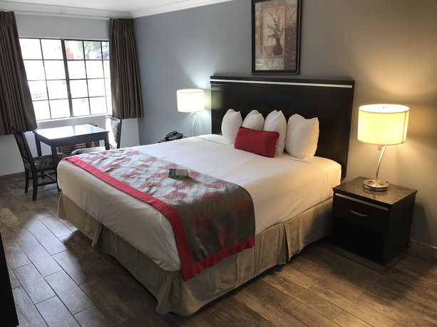 Imagen de la habitación del Hotel Ramada By Wyndham San Diego Poway Miramar. Foto 16