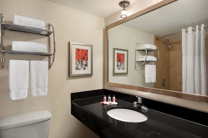 Imagen de la habitación del Hotel Ramada By Wyndham Sarasota Waterfront. Foto 10