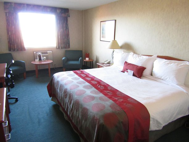 Imagen de la habitación del Hotel Ramada By Wyndham Saskatoon. Foto 5