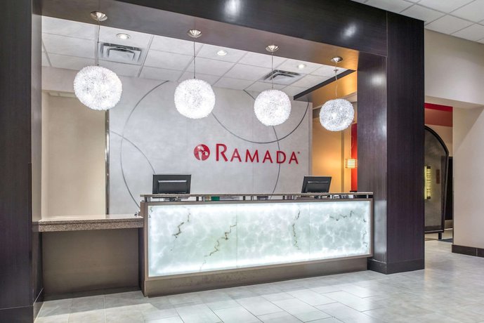 Imagen de los interiores del Hotel Ramada By Wyndham Saskatoon. Foto 19