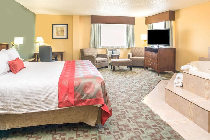 Imagen de la habitación del Hotel Ramada By Wyndham Saskatoon. Foto 12