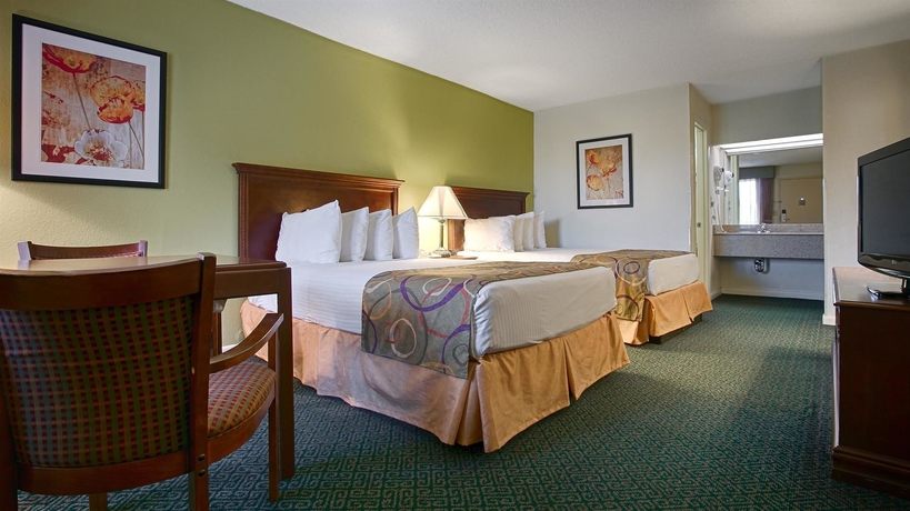 Imagen de la habitación del Hotel Ramada By Wyndham Savannah Gateway. Foto 7