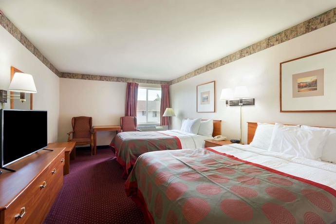 Imagen de la habitación del Hotel Ramada By Wyndham Seatac Airport North. Foto 9