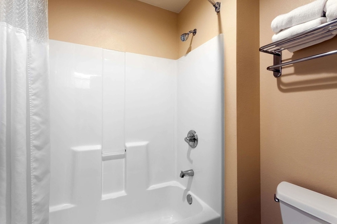 Imagen de la habitación del Hotel Ramada By Wyndham Seatac Airport North. Foto 13