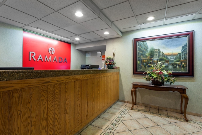 Imagen de los interiores del Hotel Ramada By Wyndham Seatac Airport North. Foto 14
