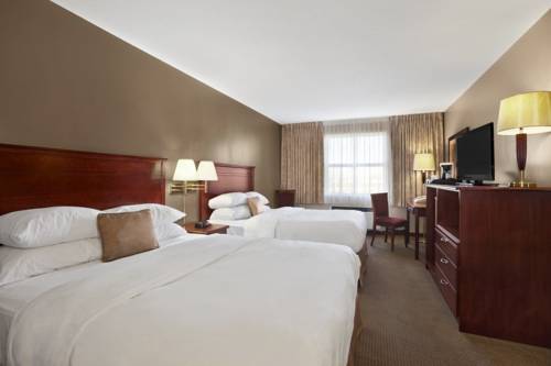 Imagen de la habitación del Hotel Ramada By Wyndham Sherwood Park. Foto 10