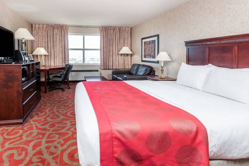 Imagen de la habitación del Hotel Ramada By Wyndham Sherwood Park. Foto 12