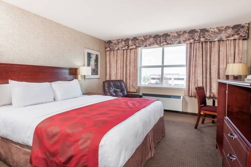 Imagen de la habitación del Hotel Ramada By Wyndham Sherwood Park. Foto 15