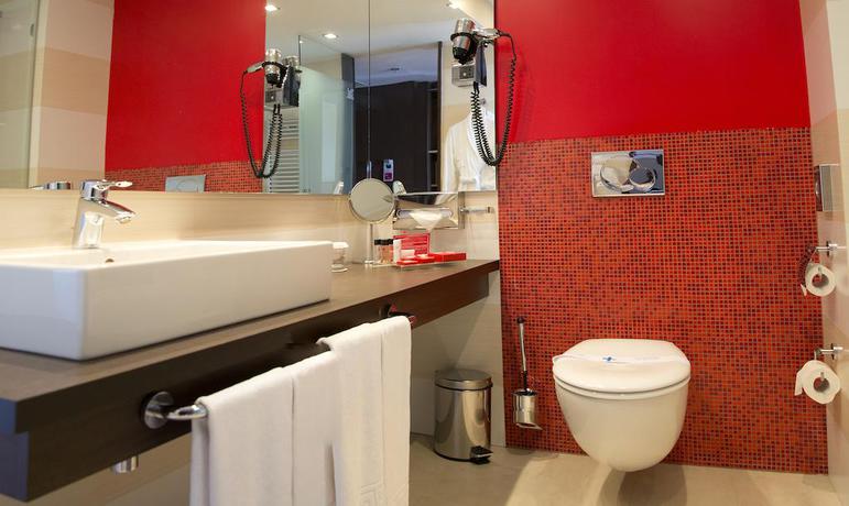 Imagen de la habitación del Hotel Ramada By Wyndham Sibiu. Foto 6