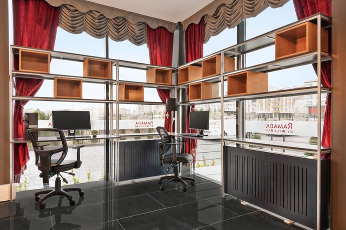 Imagen general del Hotel Ramada By Wyndham Sivas. Foto 1