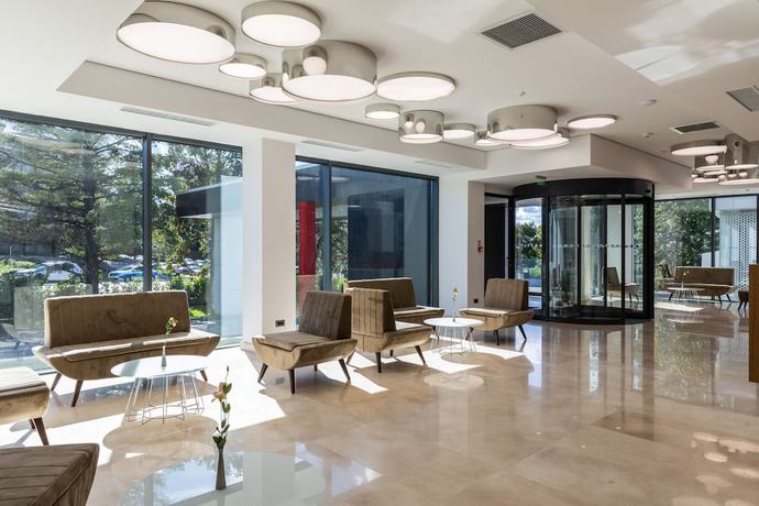 Imagen de los interiores del Hotel Ramada By Wyndham Slatina Parc. Foto 14