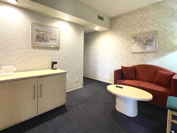 Imagen de la habitación del Hotel Ramada By Wyndham South El Monte. Foto 12