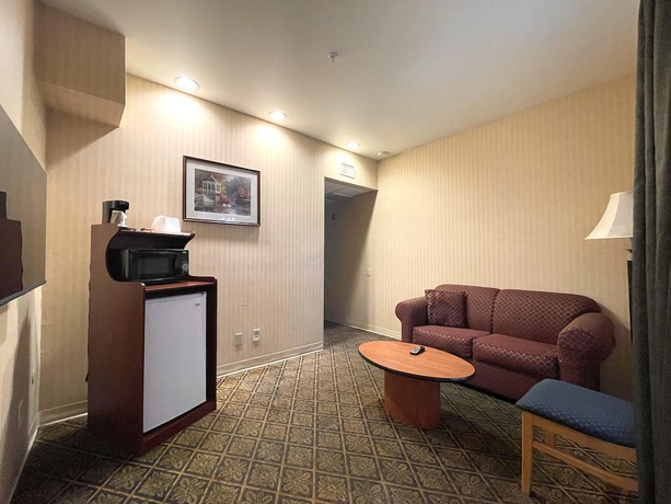 Imagen de la habitación del Hotel Ramada By Wyndham South El Monte. Foto 13