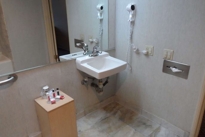 Imagen de la habitación del Hotel Ramada By Wyndham South El Monte. Foto 14