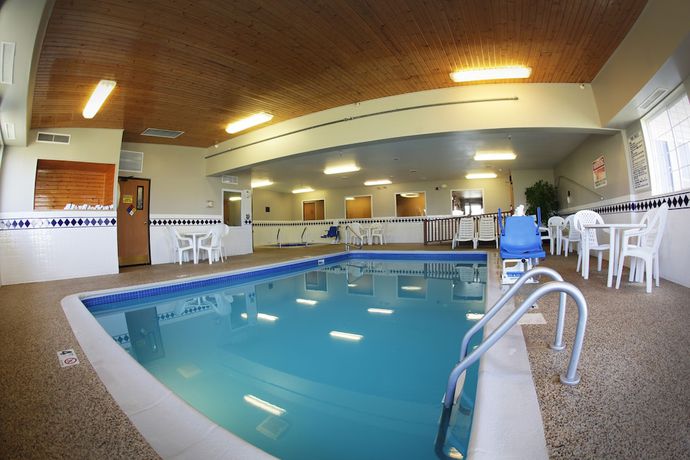 Imagen de la piscina del Hotel Ramada By Wyndham Spirit Lake/okoboji. Foto 15