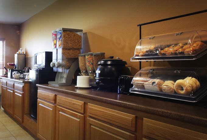 Imagen del bar/restaurante del Hotel Ramada By Wyndham Spirit Lake/okoboji. Foto 2