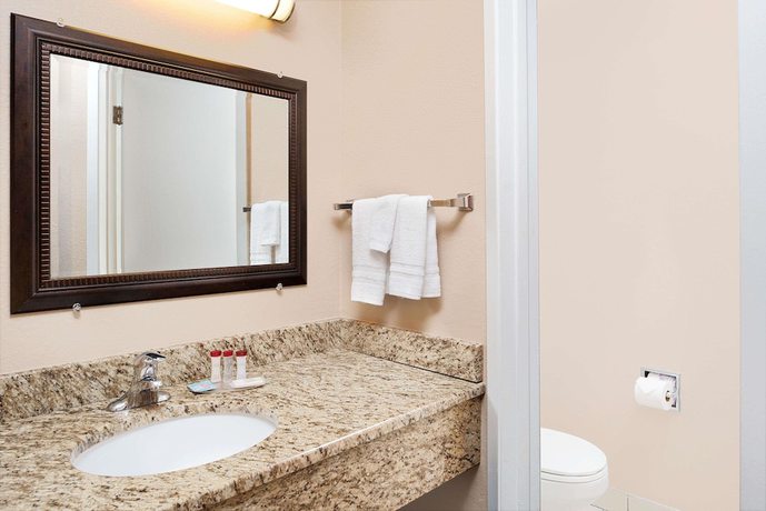 Imagen de la habitación del Hotel Ramada By Wyndham Spokane Valley. Foto 7