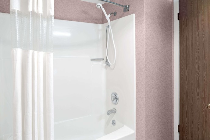 Imagen de la habitación del Hotel Ramada By Wyndham Spokane Valley. Foto 14