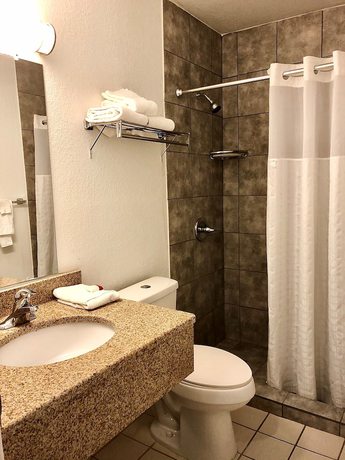 Imagen de la habitación del Hotel Ramada By Wyndham Spokane Valley. Foto 15