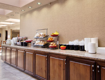 Imagen del bar/restaurante del Hotel Ramada By Wyndham St George. Foto 4