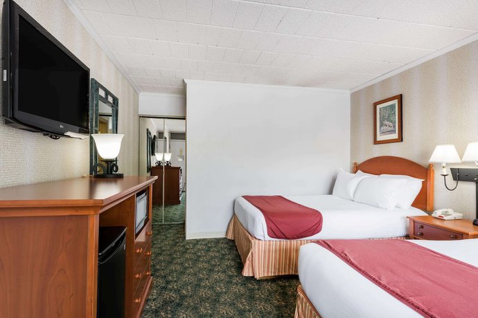 Imagen de la habitación del Hotel Ramada By Wyndham State College and Conference Center. Foto 2
