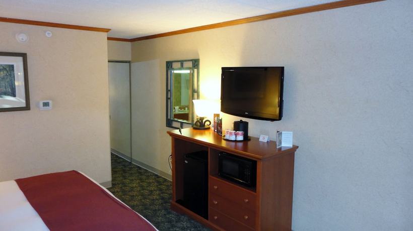 Imagen de la habitación del Hotel Ramada By Wyndham State College and Conference Center. Foto 8