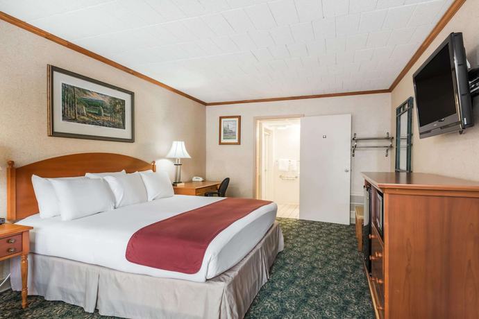 Imagen de la habitación del Hotel Ramada By Wyndham State College and Conference Center. Foto 9