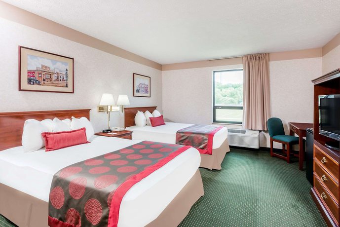 Imagen de la habitación del Hotel Ramada By Wyndham Strasburg Dover. Foto 5