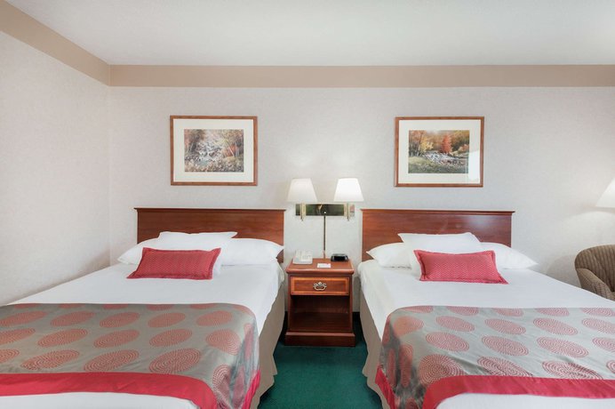 Imagen de la habitación del Hotel Ramada By Wyndham Strasburg Dover. Foto 6