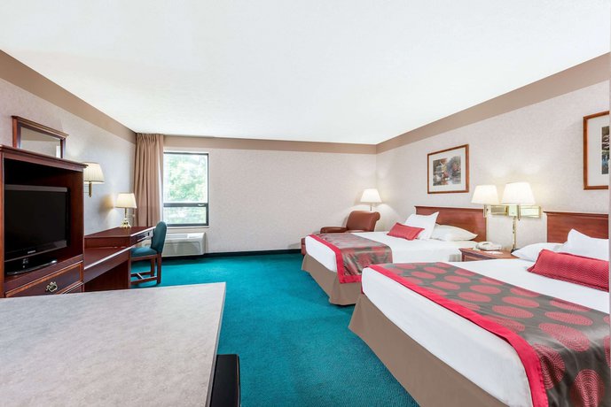 Imagen de la habitación del Hotel Ramada By Wyndham Strasburg Dover. Foto 8