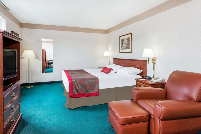 Imagen de la habitación del Hotel Ramada By Wyndham Strasburg Dover. Foto 11