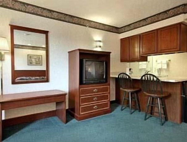 Imagen de la habitación del Hotel Ramada By Wyndham Strasburg Dover. Foto 12