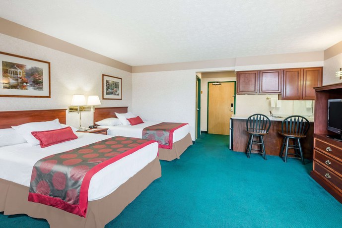 Imagen de la habitación del Hotel Ramada By Wyndham Strasburg Dover. Foto 13