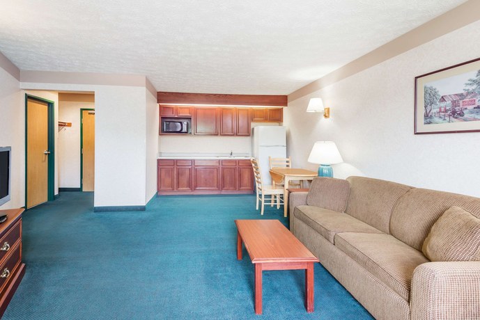 Imagen de la habitación del Hotel Ramada By Wyndham Strasburg Dover. Foto 15