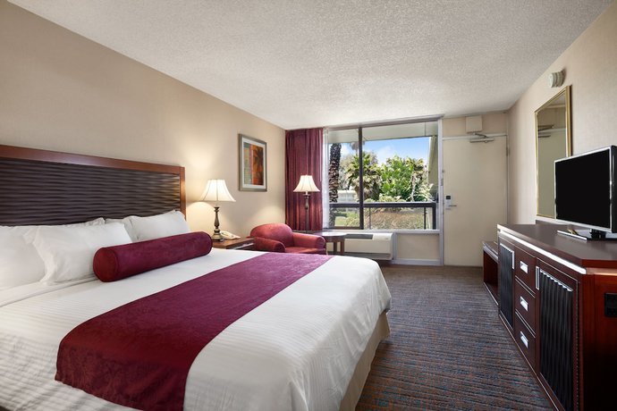 Imagen de la habitación del Hotel Ramada By Wyndham Sunnyvale/silicon Valley. Foto 5