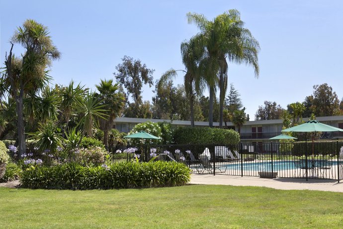 Imagen de los exteriores del Hotel Ramada By Wyndham Sunnyvale/silicon Valley. Foto 13