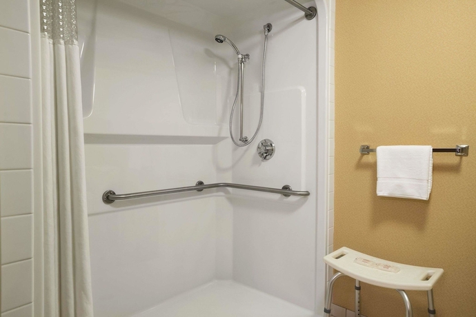 Imagen de la habitación del Hotel Ramada By Wyndham Surrey/langley. Foto 5