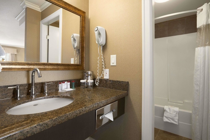 Imagen de la habitación del Hotel Ramada By Wyndham Surrey/langley. Foto 7