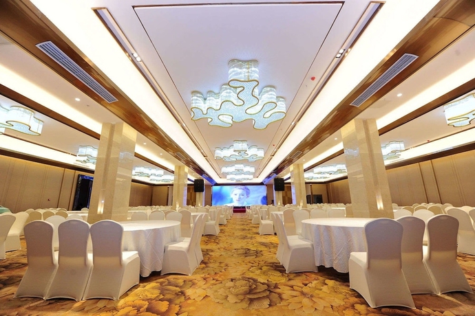 Imagen de los interiores del Hotel Ramada By Wyndham Taixing. Foto 15