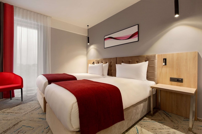 Imagen de la habitación del Hotel Ramada By Wyndham Targu Jiu. Foto 8