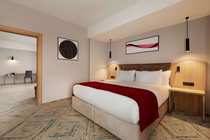 Imagen de la habitación del Hotel Ramada By Wyndham Targu Jiu. Foto 13