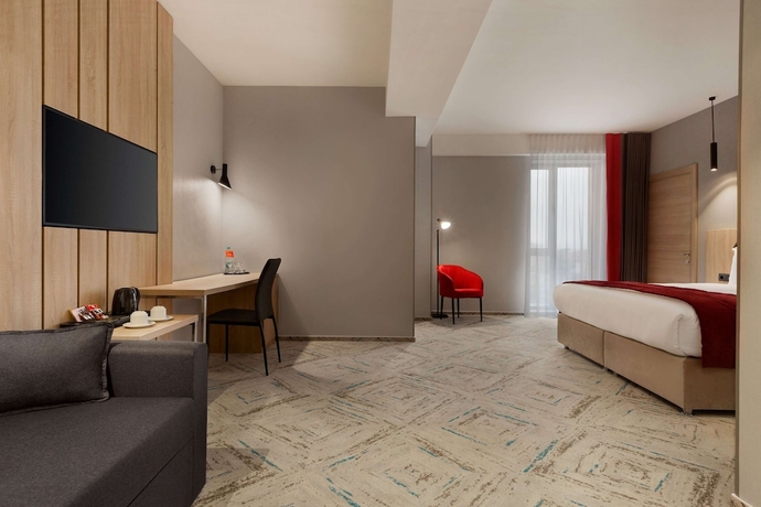 Imagen de la habitación del Hotel Ramada By Wyndham Targu Jiu. Foto 15