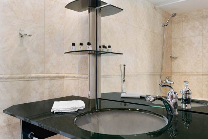 Imagen de la habitación del Hotel Ramada By Wyndham Tashkent. Foto 11