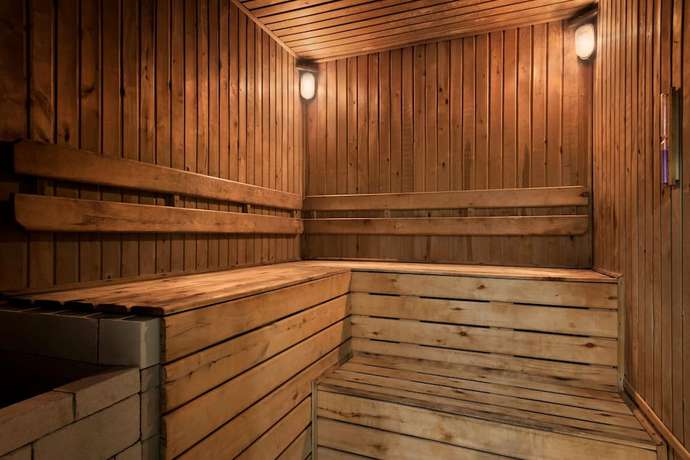 Imagen de la piscina del Hotel Ramada By Wyndham Tashkent. Foto 19